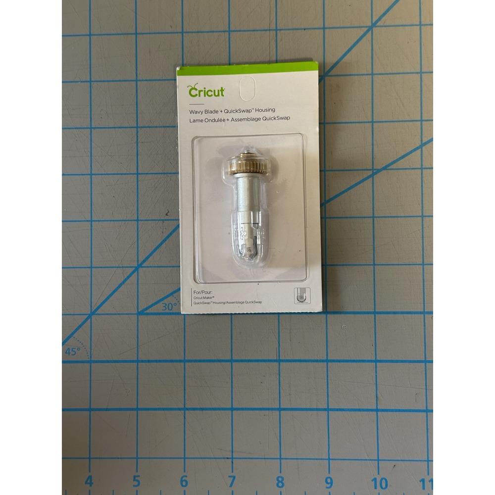 Cricut Wavy Blade and QuickSwap Housing for Cricut Maker Silver 2006838